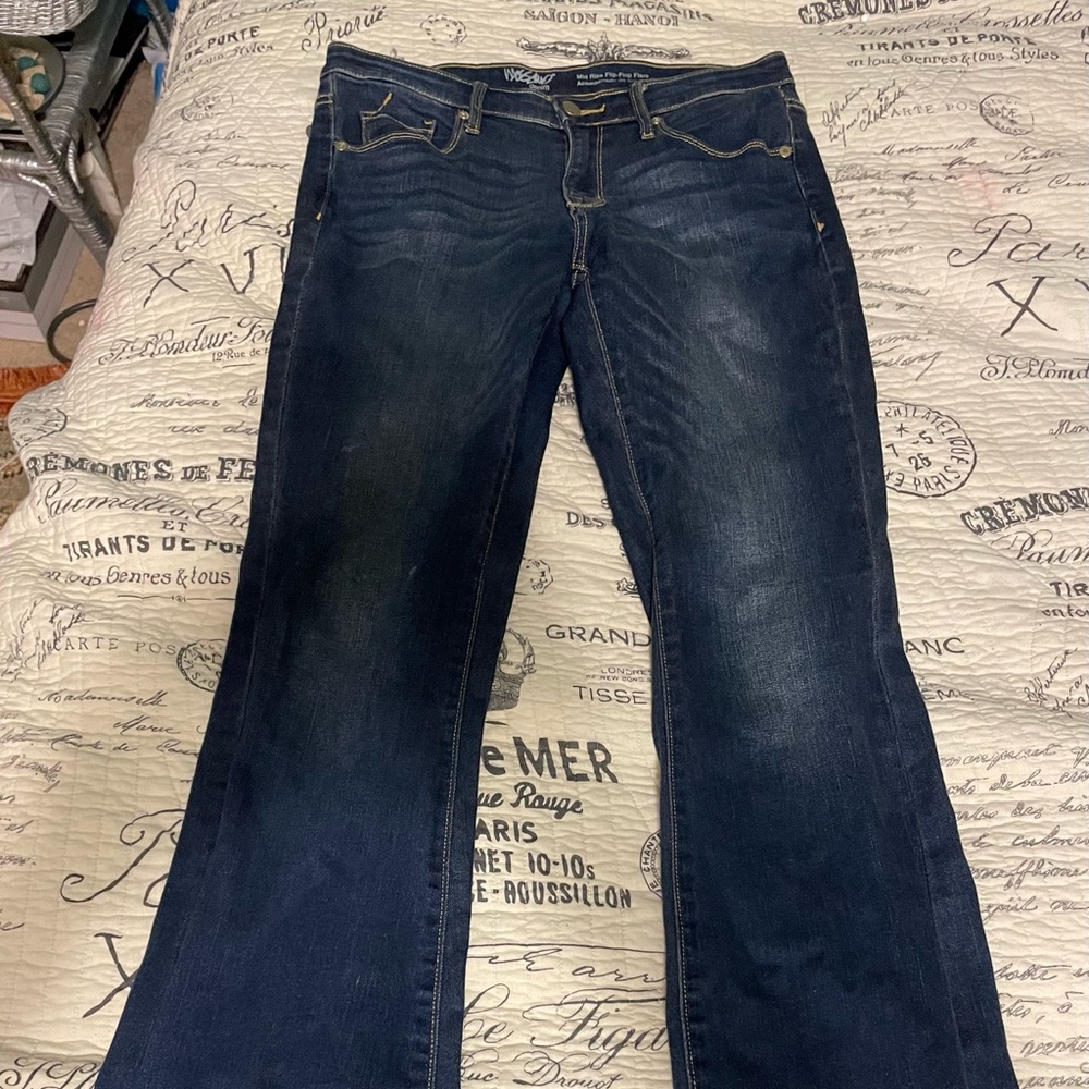 Mid Rise Flare jeans